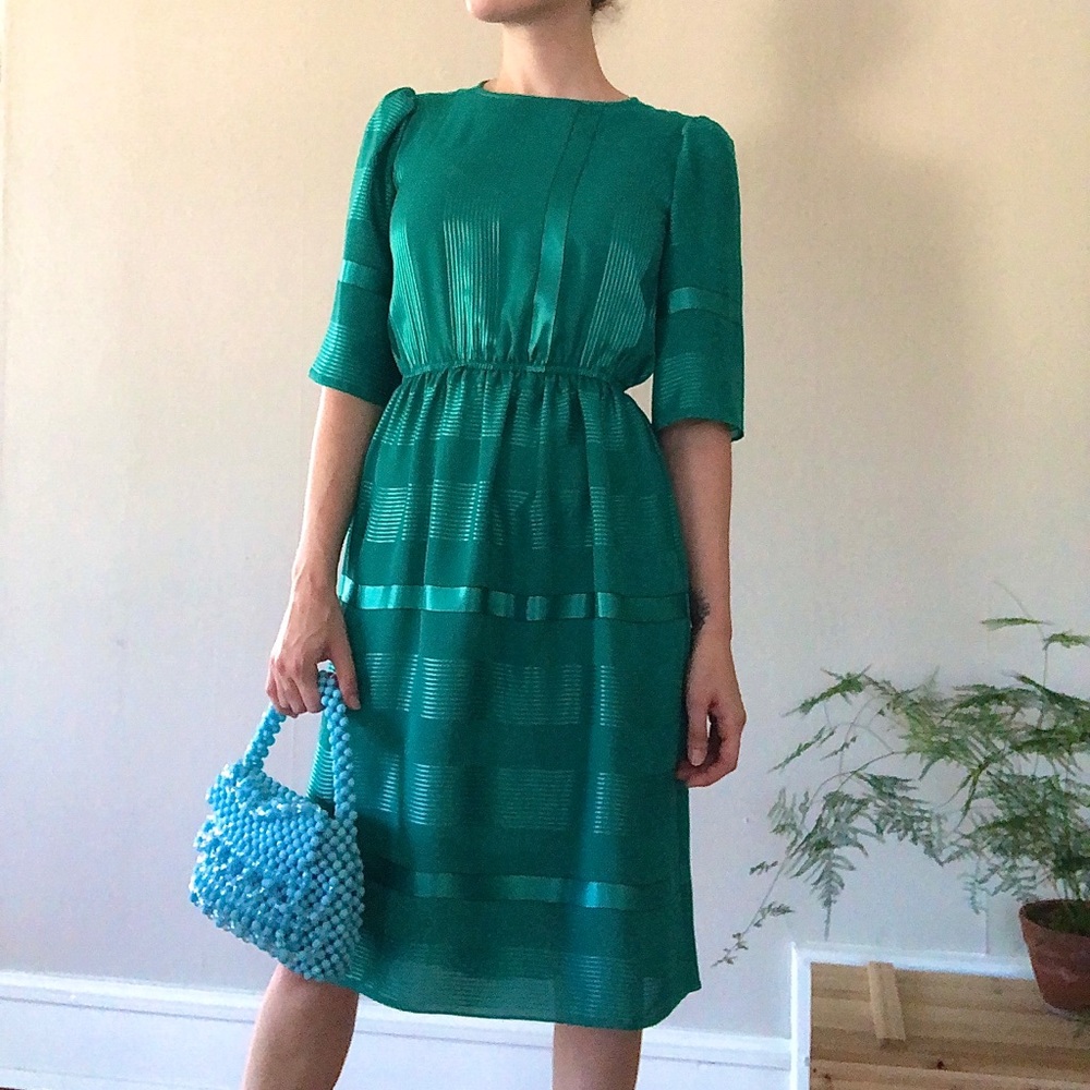 Vintage emerald midi dress
